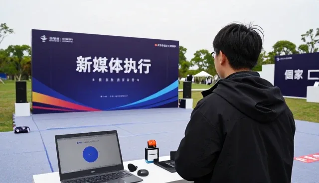 账号代运营如何重塑广告设计制作的业务生态